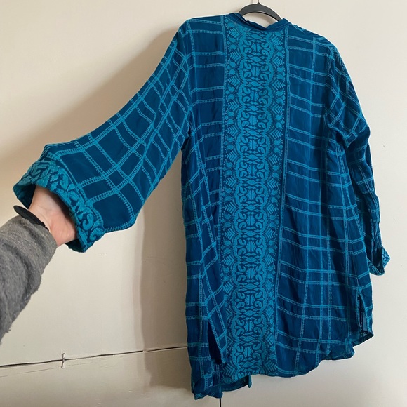 Johnny Was Long Sleeve Teal Blue Rayon Embroidered Stitching Top - Picture 2 of 10